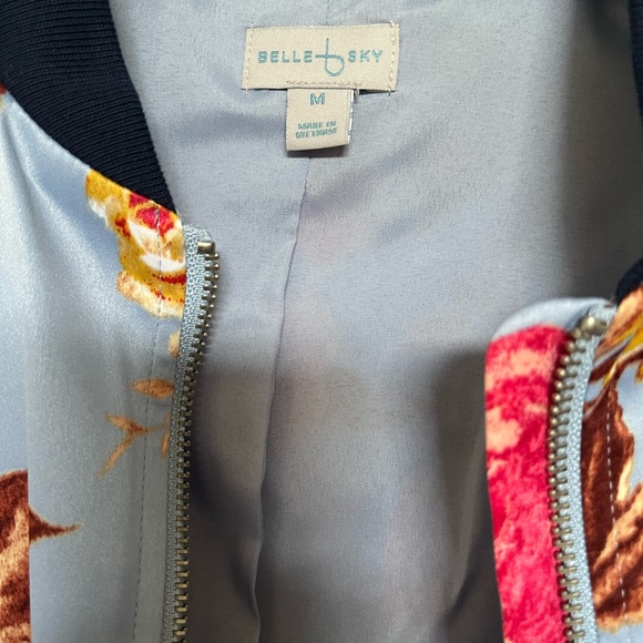 Belle & Sky Floral Vintage Satin Bomber Jacket Size Medium - Picture 6 of 8